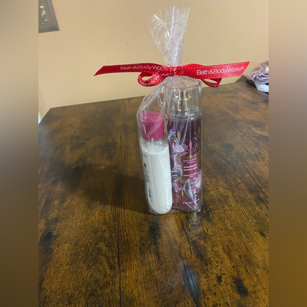 Bath & Body Works Floral Mist and Lotion Set with Red Ribbon